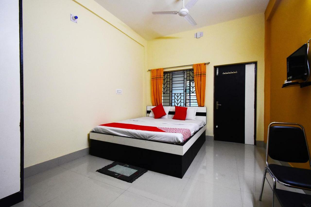 Oyo 43926 Sanchari Atithi Nivas Hotel Bolpur Bagian luar foto