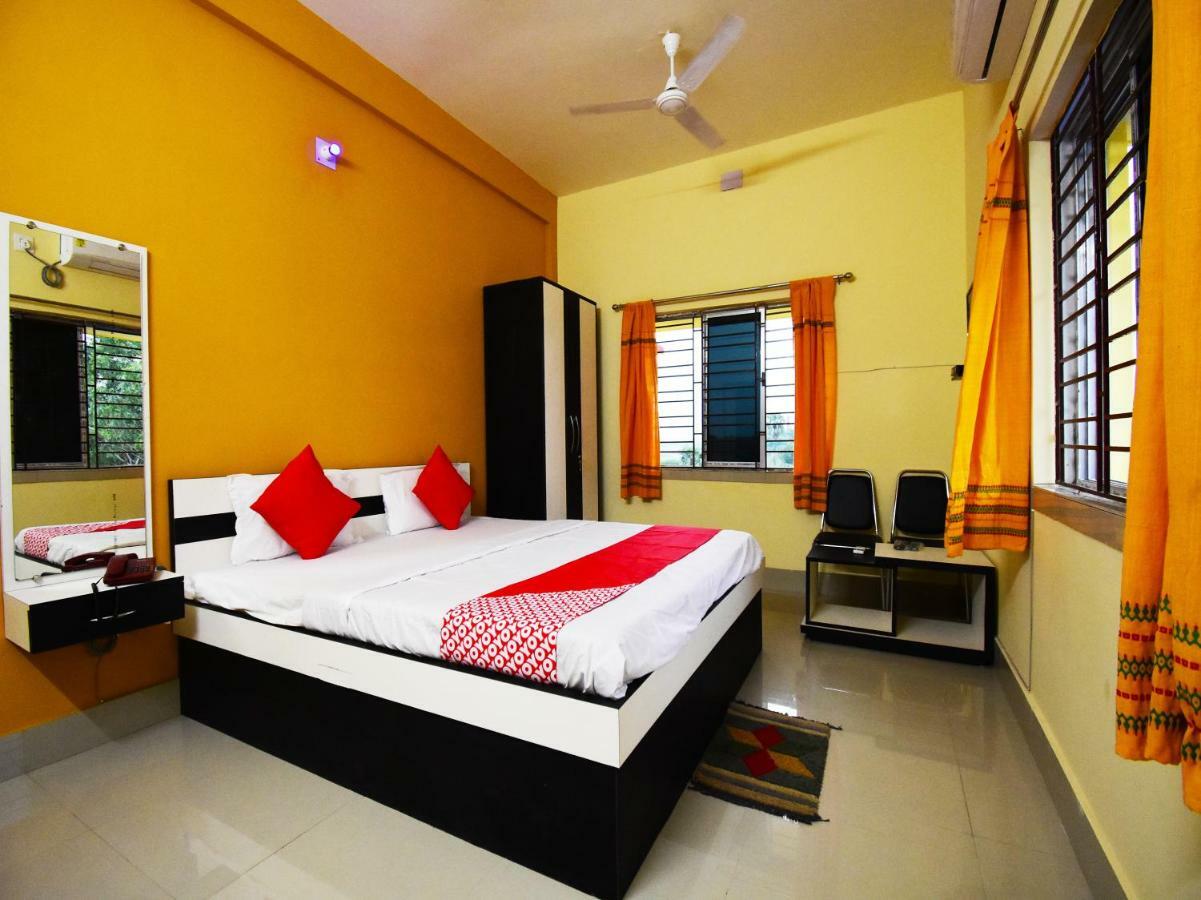 Oyo 43926 Sanchari Atithi Nivas Hotel Bolpur Bagian luar foto