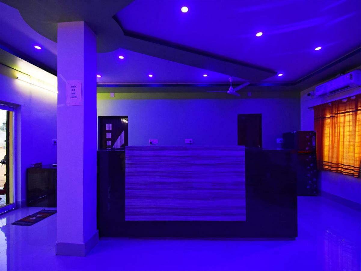 Oyo 43926 Sanchari Atithi Nivas Hotel Bolpur Bagian luar foto