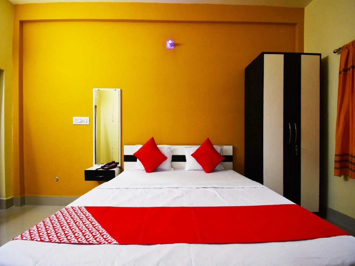 Oyo 43926 Sanchari Atithi Nivas Hotel Bolpur Bagian luar foto